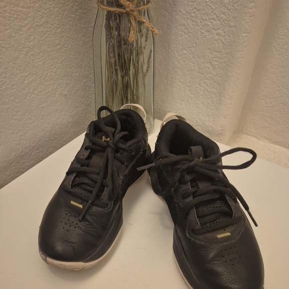 Black Athletic Sneakers Under Armour - Picture 1 of 5